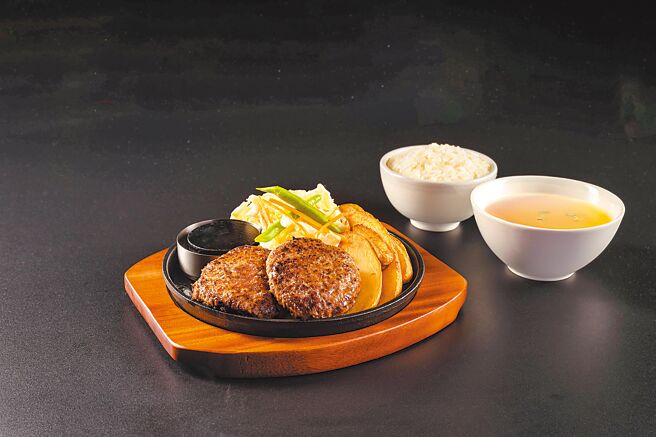 「肉的長谷川」開幕限定套餐「日本和牛漢堡排套餐」，選用九州黑毛和牛。（SOGO提供）