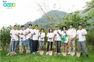 修杰楷、楊銘威種樹響應地球日！他火速種一排被讚爆