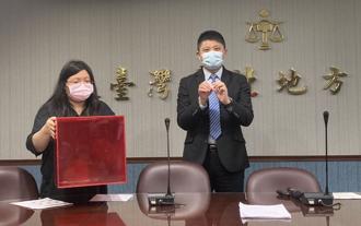1歲大男童剴剴慘遭虐死 檢察官悲訴：「一邊看資料、一邊哭」
