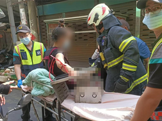 右手掌卷进绞肉机见骨 惊悚！女员工连人带机送医抢救