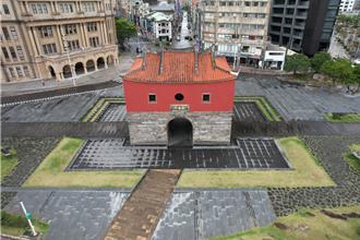 台北建城140周年光雕秀 首邀民眾登北門