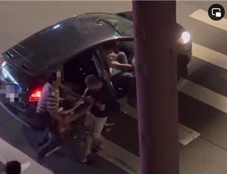 桃園4男半夜毆打擄人抓上車 疑債務糾紛帶走談判