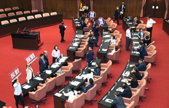 免補班！國定假日將「挪成3天連休」？　人事總處表態了