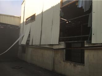 高雄工廠油料靜電集塵箱音爆 隔壁3移工遭波及受傷