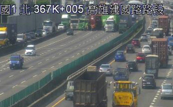 現場畫面。（圖 / 截自高速公路1968）