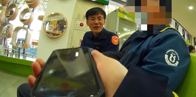 台北市一名71歲蘇姓男子，日前透過LINE結識1名妙齡女子，因此陷入愛情陷阱。（翻攝畫面）