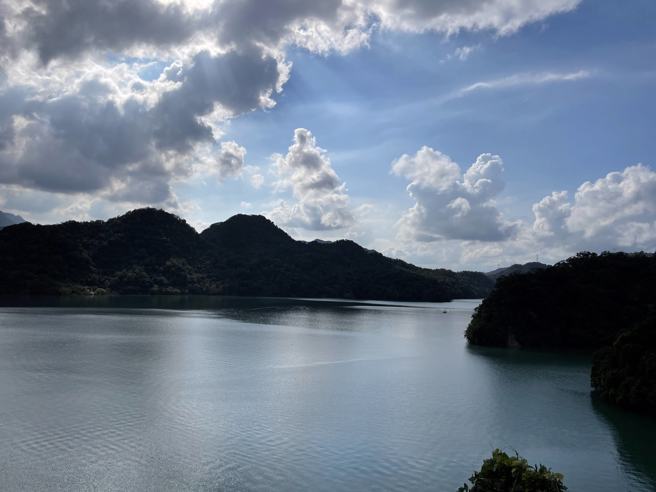 先前花莲地震影响多部电力机组，引发缺电疑虑。图为石门水库（吕筱蝉摄）
