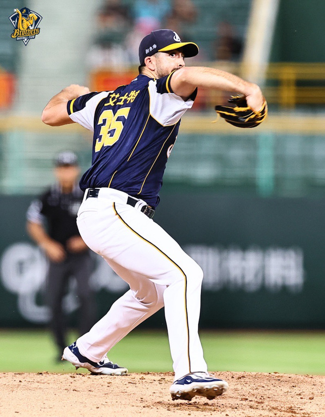 中信兄弟先發投手艾士特繳出7局無失分好投。（中信兄弟提供）