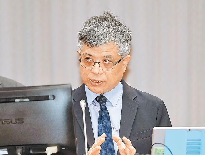 国民党立委柯志恩18日提案修改《大学法》，家庭所得净额适用12％以内者免纳学费。教育部次长刘孟奇（见图）表示，教育部已无空间调整预算支应，如要推动，需要额外预算支应。（黄世麒摄）