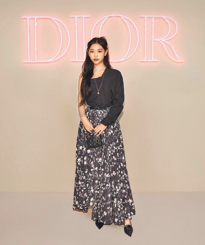 New Jeans的Haerin現身大秀現場。（Dior提供）