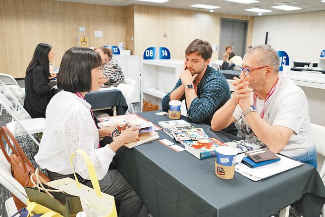 文策院邀請國際買家團來台針對版權交易進行討論交流。（文策院提供）