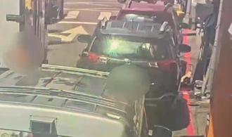 男子借3萬元沒還錢 遭雙煞當街強押上車