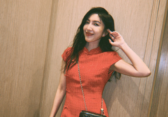 楊謹華《浪姐5》初舞台「轉身露香肩」網驚豔：迷死我了