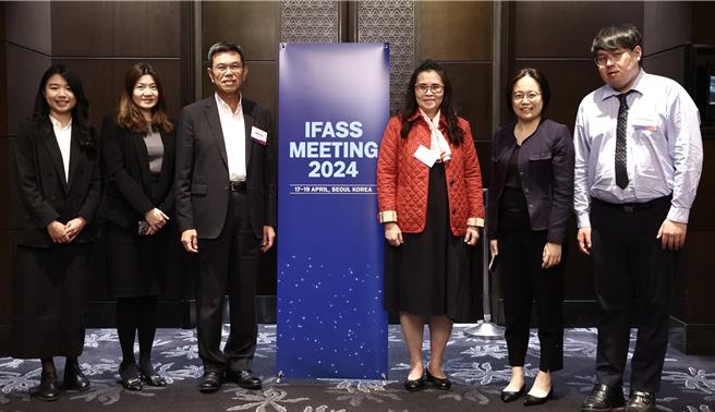 国际会计准则制定者论坛（IFASS）会议4 月 17 日至 19 日在韩国首尔 Conrad 首尔酒店举行。台湾由会计研究发展基金会与台湾证券交易所代表，参与会议的专题报告与座谈会。（快研会提供）