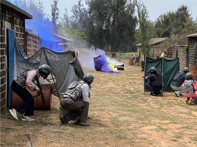 为推广军事营区活化再利用，金管处今年度预定办理5场次生存游戏体验活动，每场次预定开放60个名额，即起开放报名，欢迎民眾一同近距离接触及体验金门战地军事文化。（于家麒摄）