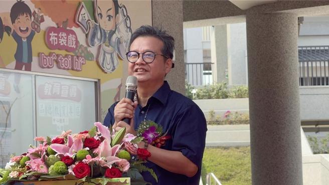 二崙乡来惠国小重建案的建筑师是李浚荧，他正好也是诏安客弟子。（周丽兰摄）