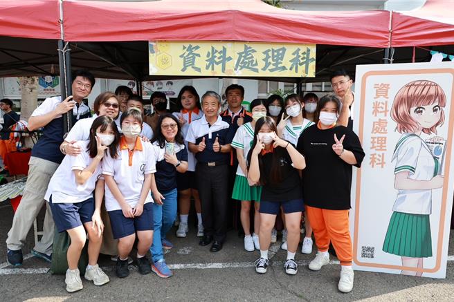 苗栗县私立君毅高级中学20日举行高中职新生报到暨OPEN  SCHOOL活动。（君毅中学提供／谢明俊苗栗传真）