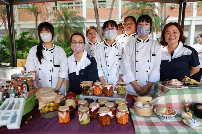 苗栗县私立君毅高级中学20日举行高中职新生报到暨OPEN  SCHOOL活动。（君毅中学提供／谢明俊苗栗传真）