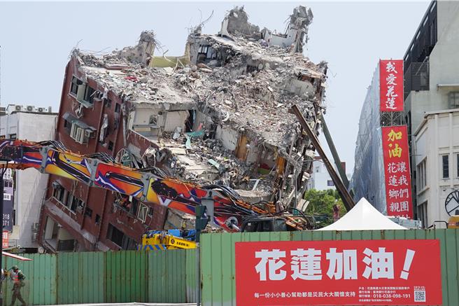 花蓮「天王星大樓」已經拆除結束，許多住戶物品仍待認領。（本報資料照片）