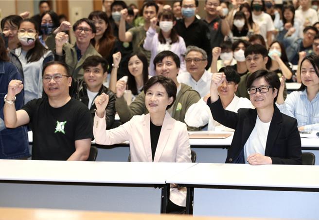 鄭麗君回應，在社會變遷的過程中，大家期待一個更彈性的勞動安排，但工作彈性、工時減少以及安全權益，應該要整體討論。（姚志平攝）