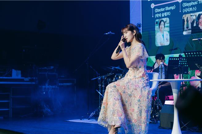 朴信惠在见面会中也带领着粉丝回顾自己参与的多部作品。（D-SHOW提供）