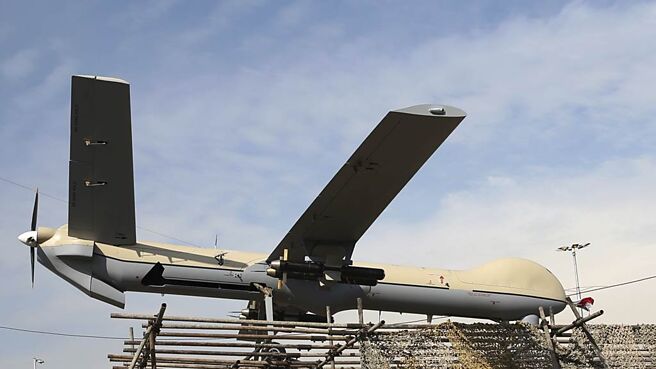 美国制裁包括16名个人与2家实体，伊朗自杀无人机引擎生产商也在列。图／美联社