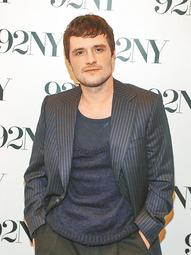 乔许哈契森婉拒上亿片酬，退居幕后。（美联社）