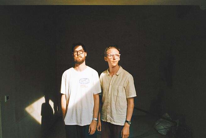 来自伦敦的乐团HONNE，成军10年在全球有极高的知名度。（华纳音乐提供）