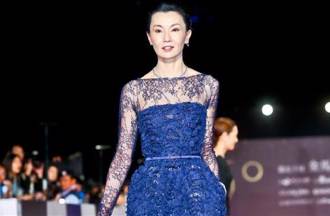 张曼玉现身巴黎打羽球赛  59岁真面目曝光网惊呆