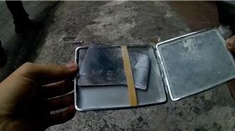 高雄醉男倒騎樓大睡   警上前關切「掉出一盒K毒」乖乖進警局