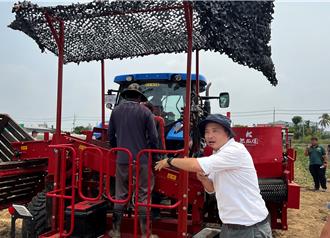 減緩甘藷產業缺工 農試所公私協力引進自動化農機具