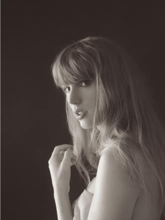 泰勒丝新专不只揭感情史 公开杠上金卡戴珊