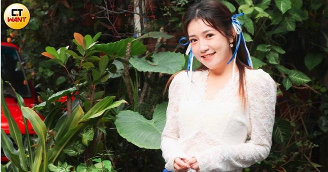 郭亚棠近来上课学塔罗、学芳疗积极充实自己。（图／林士杰摄）