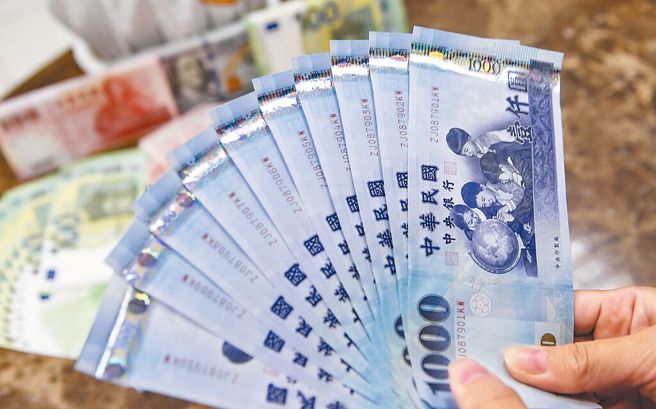 中央银行24日将公布3月金融情况，代表散户资金动能的证券划拨存款余额，预料很有机会连二个月上升，并持续推高歷史纪录。(图/本报资料照)