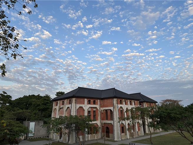 山上水道博物馆为国定古蹟，建筑美轮美奂，吸引观光客目光。（馆方提供／曹婷婷台南传真）