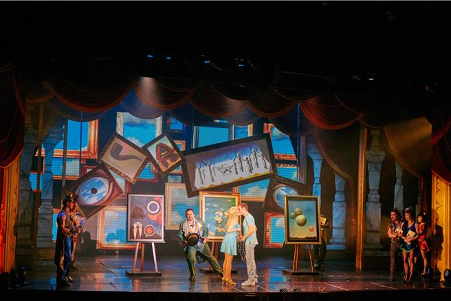 公主剧院几乎每天都会上映不同演出，让您可以每分每秒都沉醉其中。尽情观赏顶尖音乐家、舞者、电影和屡获殊荣的百老匯风格原创歌舞秀。（公主游轮提供）