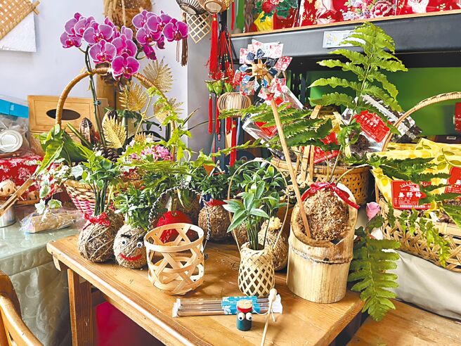 居民利用竹子、竹编、植栽等社区物产，研发多款手作体验课程，带游客认识家乡。（杨静茹摄）