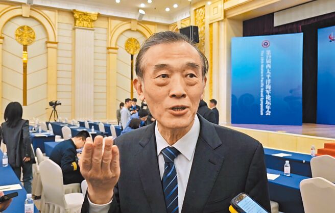 大陆军事研究专家曹卫东20日表示，信息支援部队是着眼于未来实际的军事行动需要，比如天上有卫星，地下有网路，还有电子对抗，会更有利于完成信息化条件下的军事行动与任务。（蓝孝威摄）