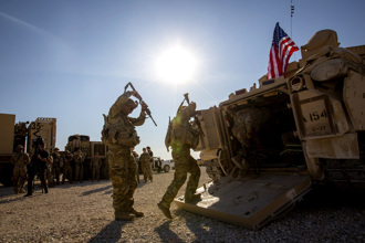 美军驻叙基地遭弹袭传酿伤亡 亲伊朗团体宣布重新开打