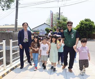 保障学童安全 桥头仕隆国小通学步道完工