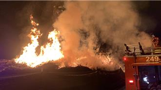 彰化堆置場大火 廢棄木材助燃延燒2小時才獲控制