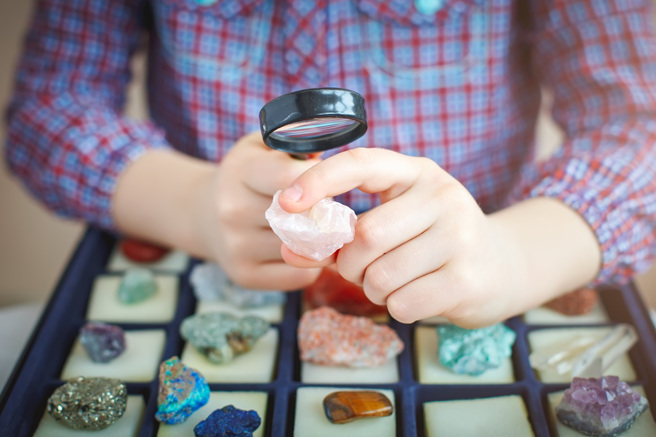 美国一对父母在儿子的石头收藏中发现「人类遗骨」吓坏报警，警方调查证实死者身分为一名海军陆战队上尉。（示意图：Shutterstock／达志）