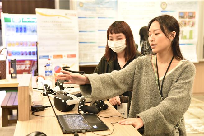 台师大科技化教学产业学程，突破传统教学模式，让学生运用科技工具来学习。（台师大提供／林志成台北传真）