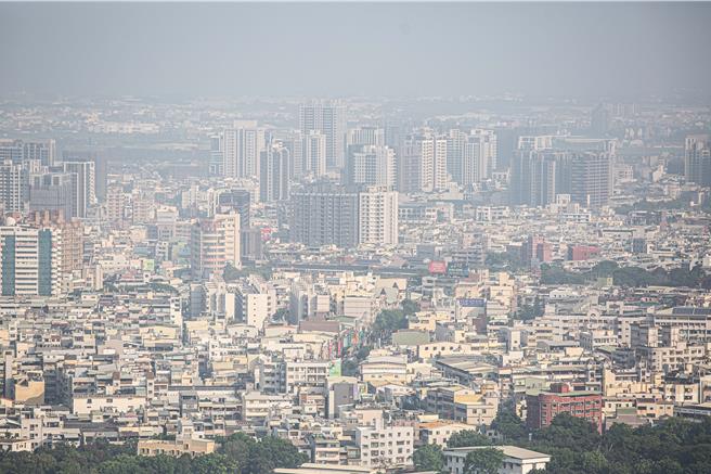 高雄市一名國小五年級女童今早墜樓身亡。（示意圖、袁庭堯攝）