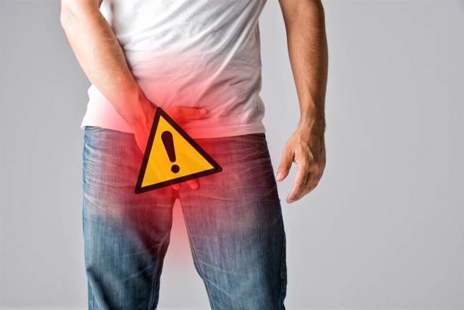 觊觎2位麻吉儿子！科技男爬上床6度伸狼爪「摸鸡鸡」惨了。（图:达志影像/shutterstock提供）