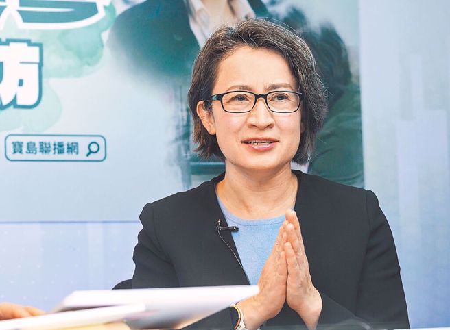 前驻美代表萧美琴传出运送23瓶酒回台，引发争议。（资料照／郭吉铨摄）★中时新闻网关心您：喝酒过量，有碍健康！