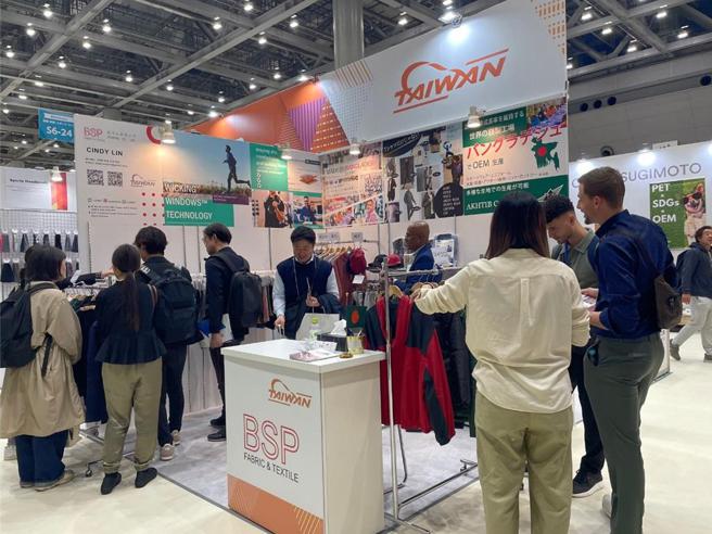 台湾纺织产业供应链参加东京纺织展。图／纺拓会提供