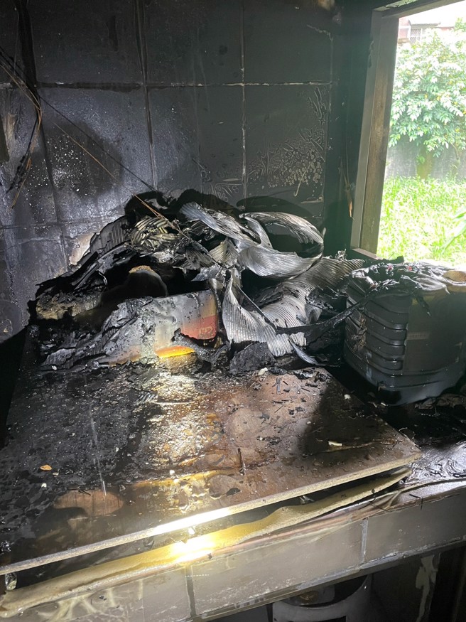 今22日上午近11时，新北市汐止区水源路一段发生一起火警。（翻摄画面）