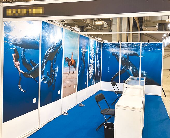 「台灣國際潛水暨度假觀光展」在台北圓山花博爭豔館盛大展開，有民眾檢舉參展廠商疑似販賣保育類動物商品「鯨骨項鍊」。（台北市動保處提供／劉瑋晴台北傳真）