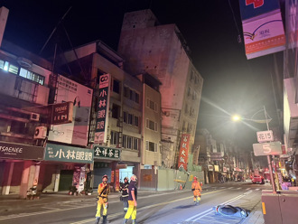 花蓮富凱飯店未貼單 統帥大樓已排拆先軟腳